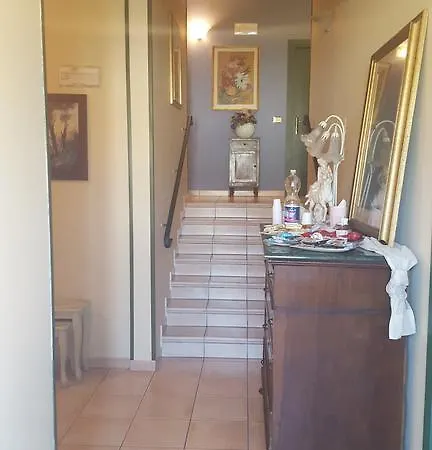 לינה וארוחת בוקר Elisa Gambettola