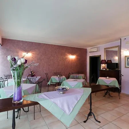 Elisa Bed and Breakfast *