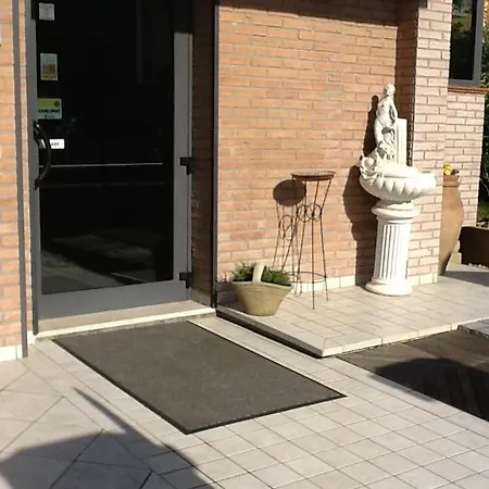 Elisa Bed and Breakfast *